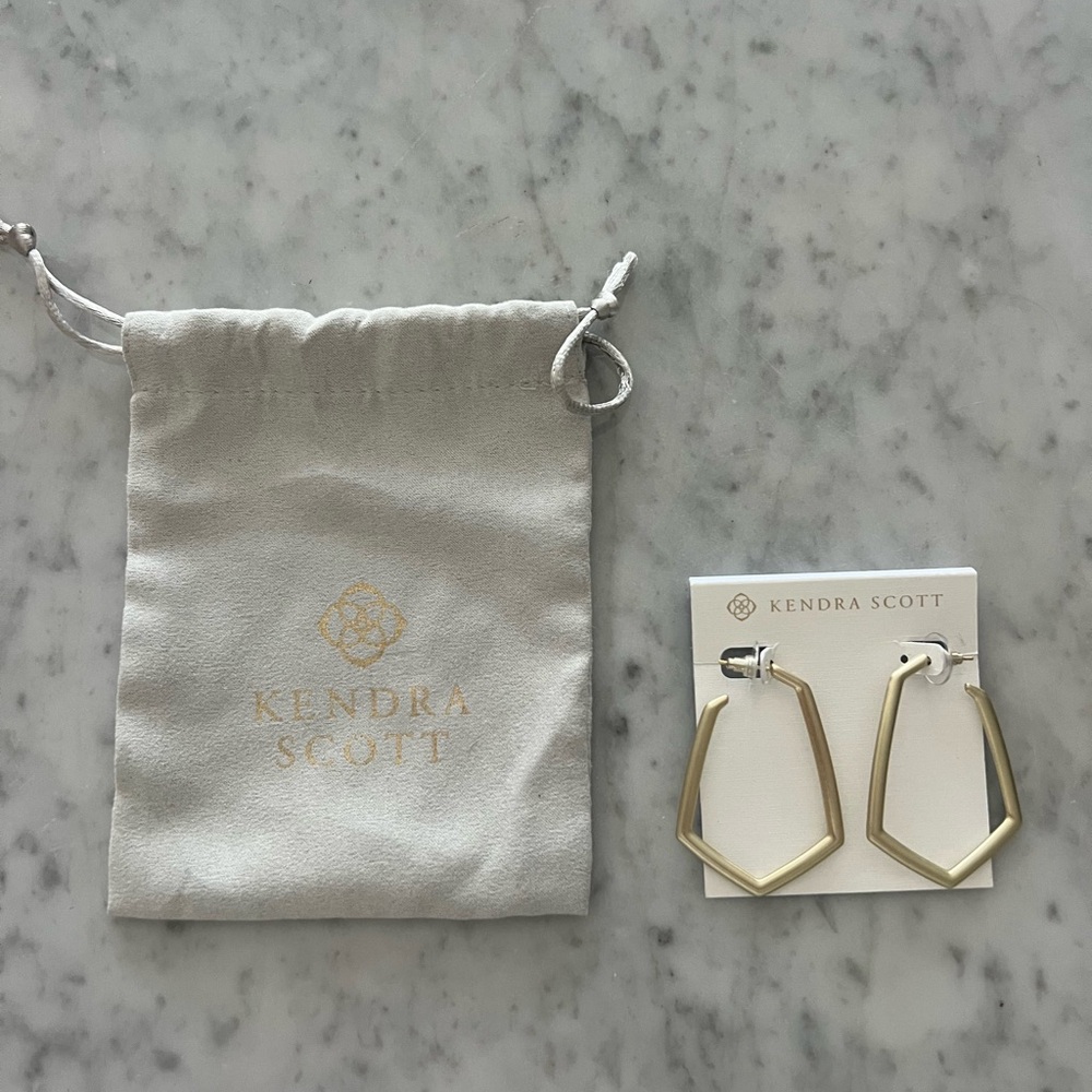 Kendra Scott Lonnie Hoop Earrings in gold (2.3"L)